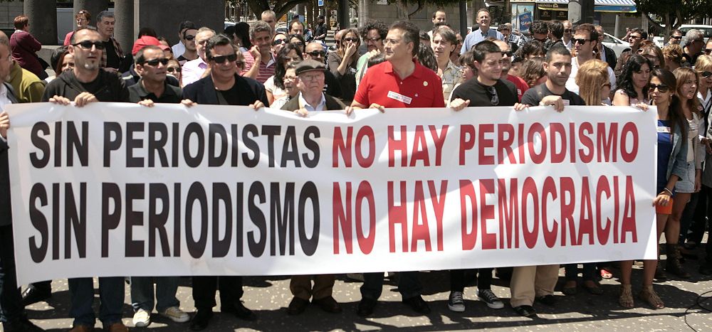 Manifestación de periodistas en Santa Cruz de Tenerife, en 2012. Los motivos que la impulsaron seguían vigentes en el informe de Funciva referido a 2014.