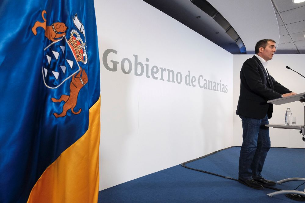El líder de CC y presidente del Gobierno de Canarias, Fernando Clavijo, durante la rueda de prensa posterior al Consejo de Gobierno, hoy en Las Palmas.