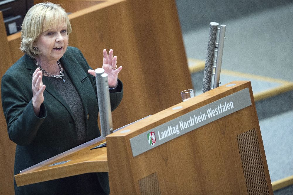 La presidenta del estado federado de Renania del Norte-Westfalia, Hannelore Kraft, Interviene en el Parlamento regional en Duesseldorf, el 14 de enero, para debatir los ataques sexuales sucedidos en Nochevieja.