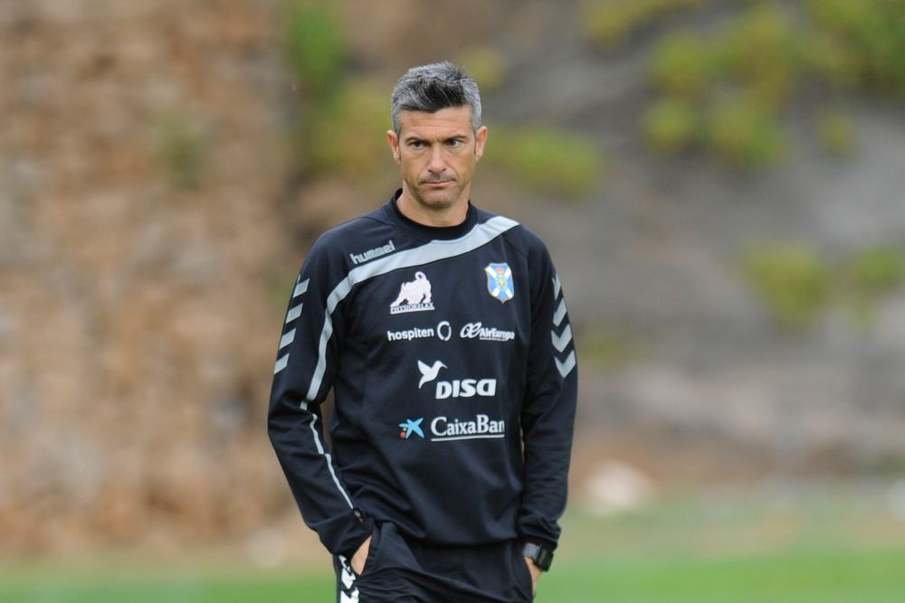 El técnico del Tenerife.