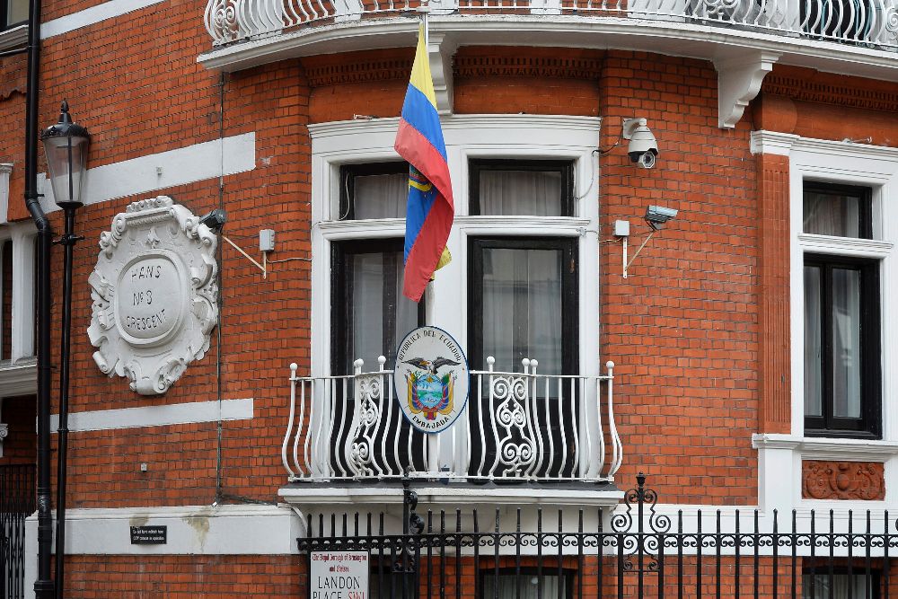 Imagen de la Embajada de Ecuador en Londres, donde permanece asilado el fundador de Wikileaks, Julian Assange, en Reino Unido, hoy, 4 de febrero de 2016.