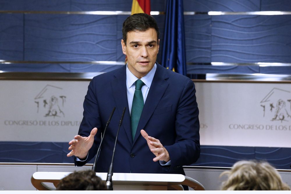 El secretario general del PSOE, Pedro Sánchez, durante la rueda de prensa que ofreció esta tarde en el Congreso de los Diputados.