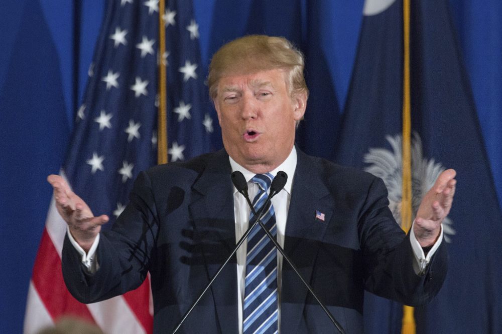 El aspirante republicano a la presidencia estadounidense Donald Trump durante un acto electoral en Isla Kiawah, Carolina del Sur.