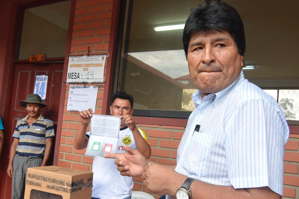 Evo Morales, llega a depositar su voto.
