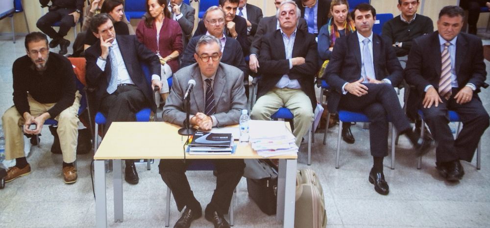 Diego Torres (c), en una imagen recogida de la pantalla en el momento de producirse un receso en la sala de prensa de la Escuela Balear de la Administración Pública, donde se celebra el juicio por el caso Nóos.
