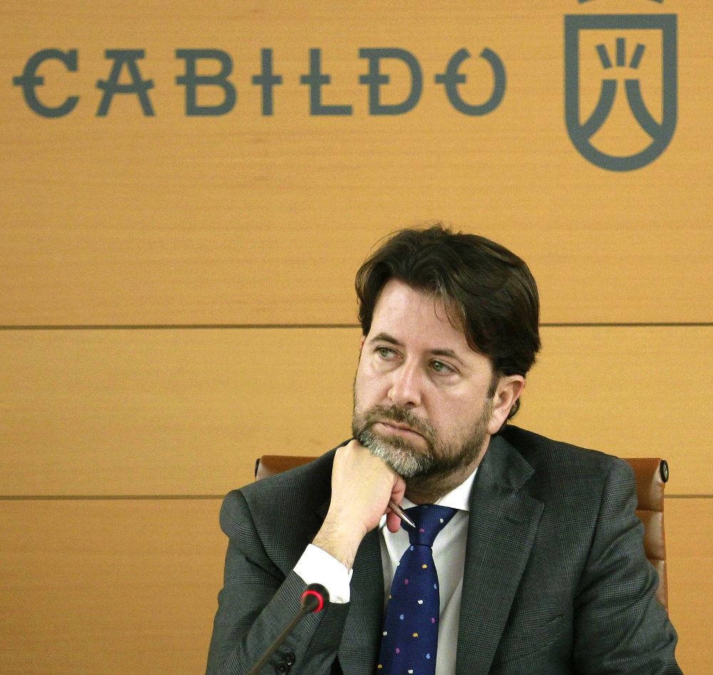 El presidente del Cabildo de Tenerife, Carlos Alonso.