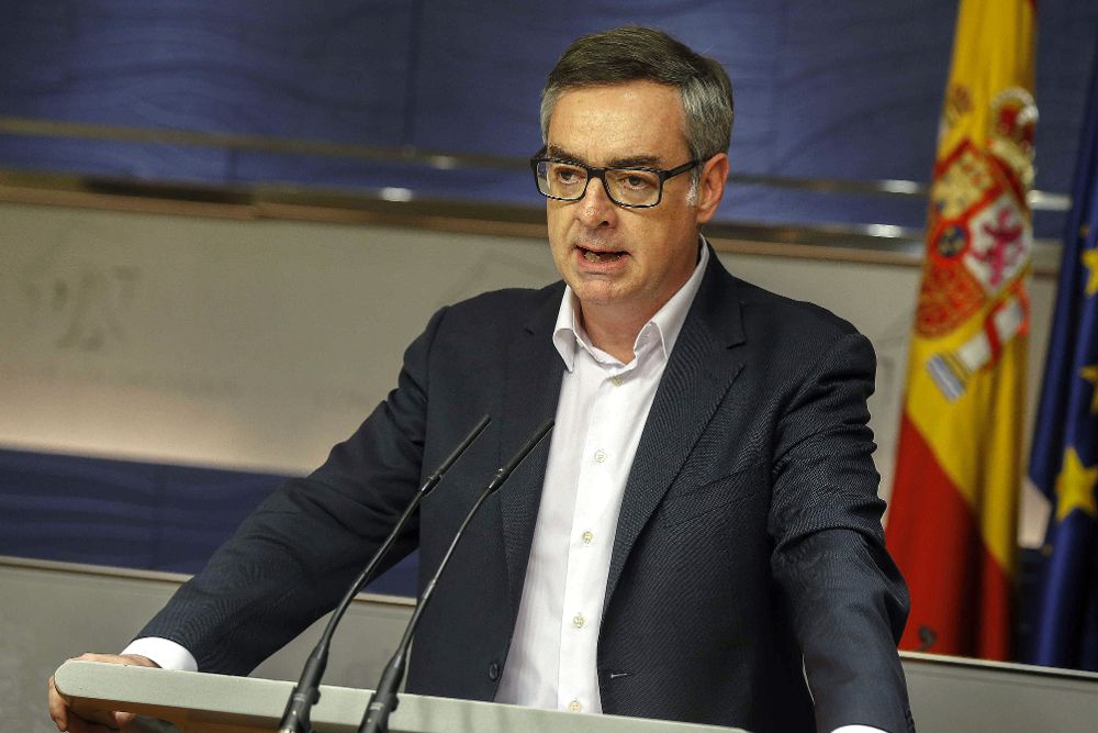 El vicesecretario general de Ciudadanos, José Manuel Villegas, durante la rueda de prensa posterior a la reunión entre PSOE, Ciudadanos y Podemos.