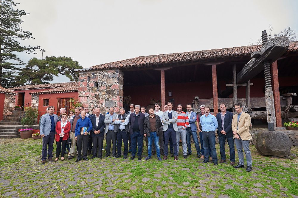 Asistentes a la reunión donde se ha creado la asociación, en la Casa del Vino, en El Sauzal.