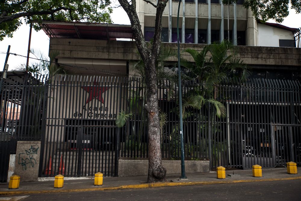La Alcaldía de Caracas, cerrada el viernes pasado, como parte de las medidas del gobierno para atender la emergencia eléctrica, en Caracas.