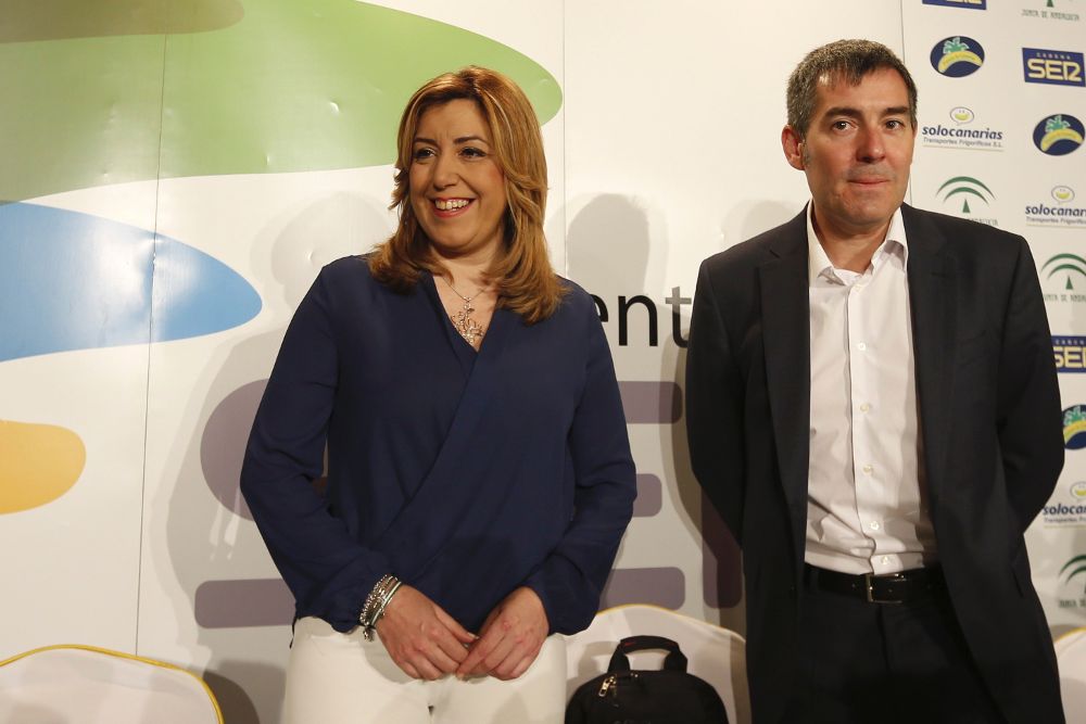 La presidenta de la Junta de Andalucía, Susana Díaz y Fernando Clavijo, momentos antes de participar en una conferencia coloquio organizada por la cadena Ser en el hotel Alfonso XIII de Sevilla.