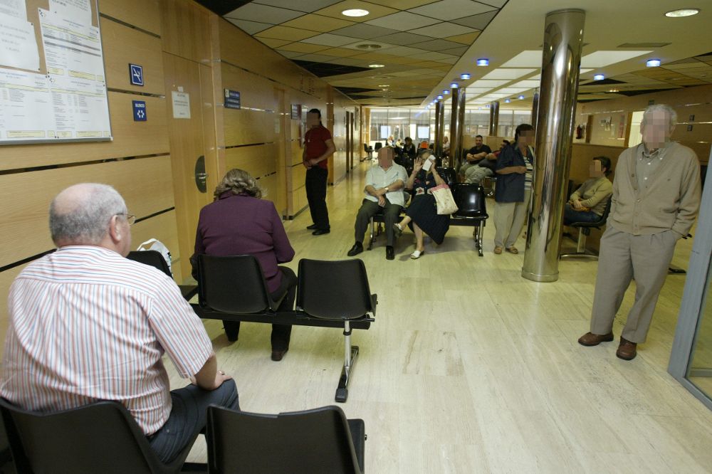 Sala de espera de un centro de salud en la capital tinerfeña.
