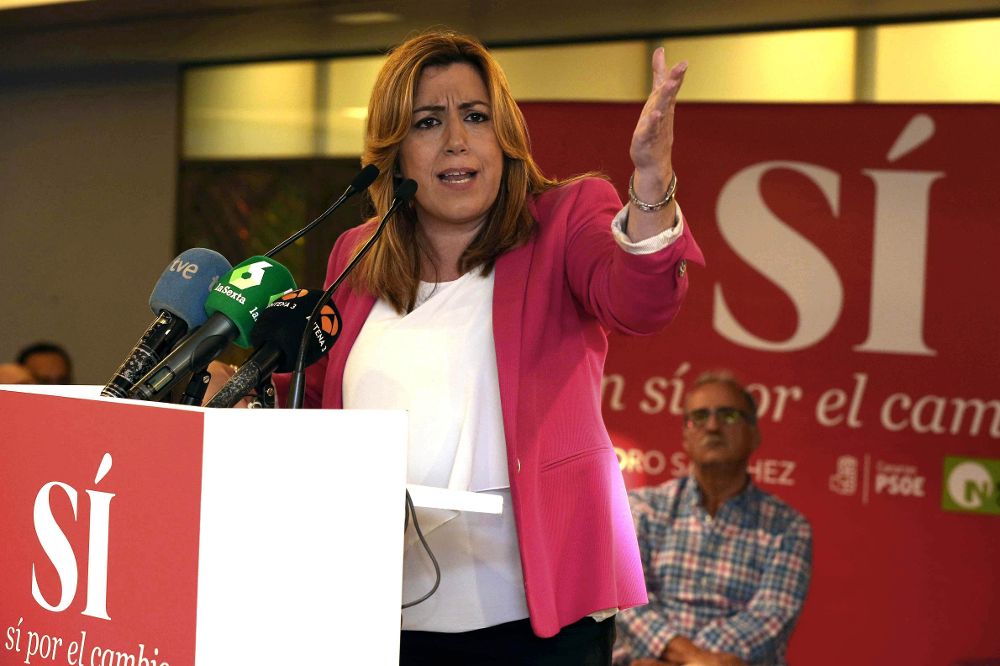 Susana Díaz, durante el acto de precampaña electoral en el que ha participado con los candidatos del PSOE y Nueva Canarias por la provincia de Las Palmas.