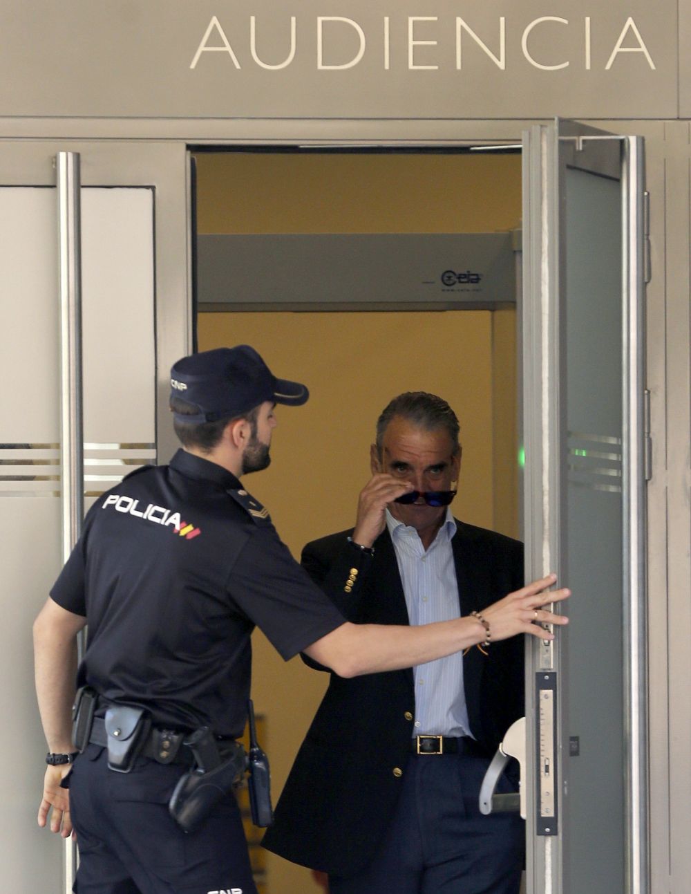 Mario Conde a su salida de la sede de la Audiencia Nacional.
