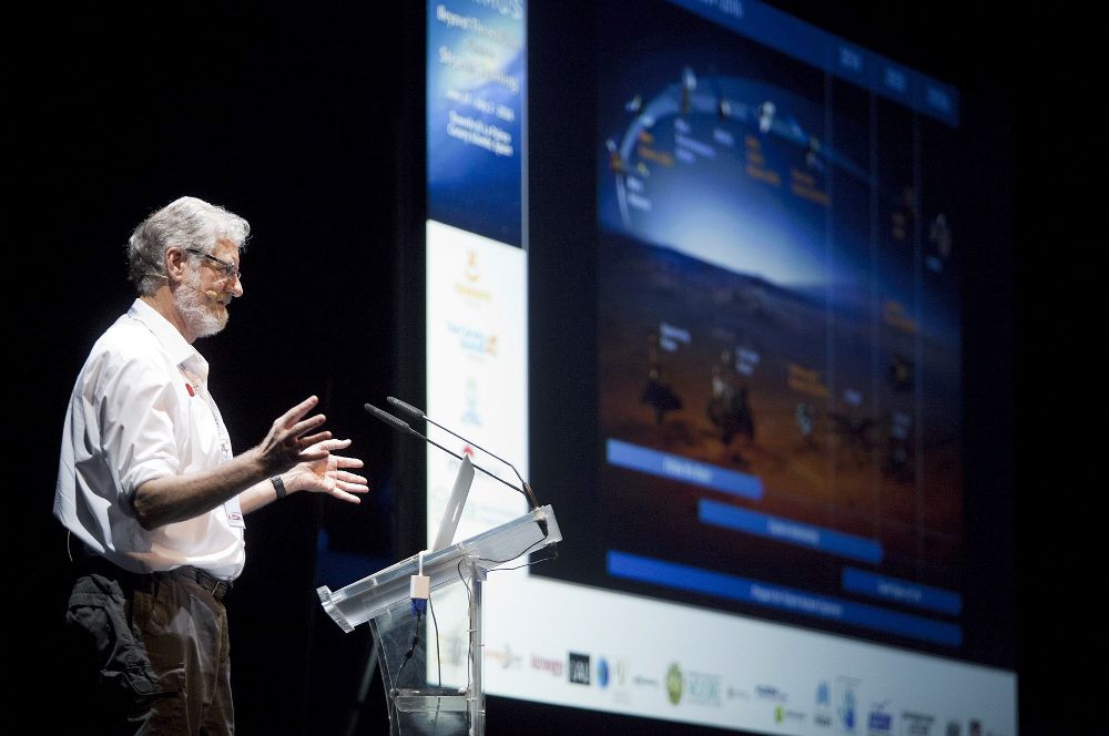 El geólogo de planetas y profesor en la Universidad de Arizona, Estados Unidos, Alfred McEwen expone la ponencia "En busca de vida en Marte y Europa", dentro del Festival Starmus.