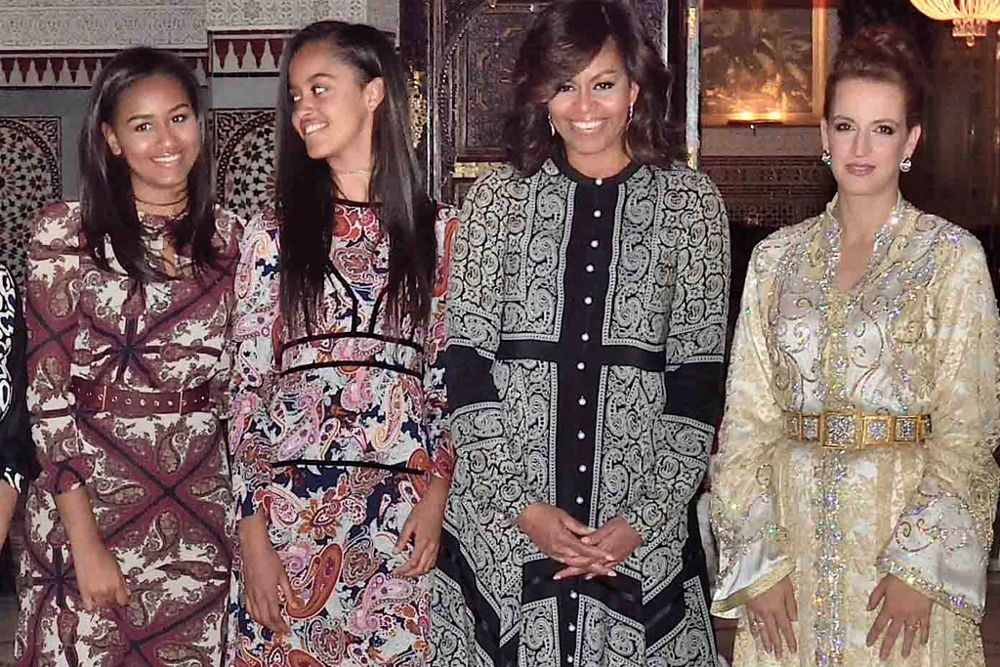 Michelle Obama (2-d), con sus hijas Sasha Obama (2-i), y Malia Obama (i), posan con la princesa Lalla Salma de Marruecos (d), ayer.