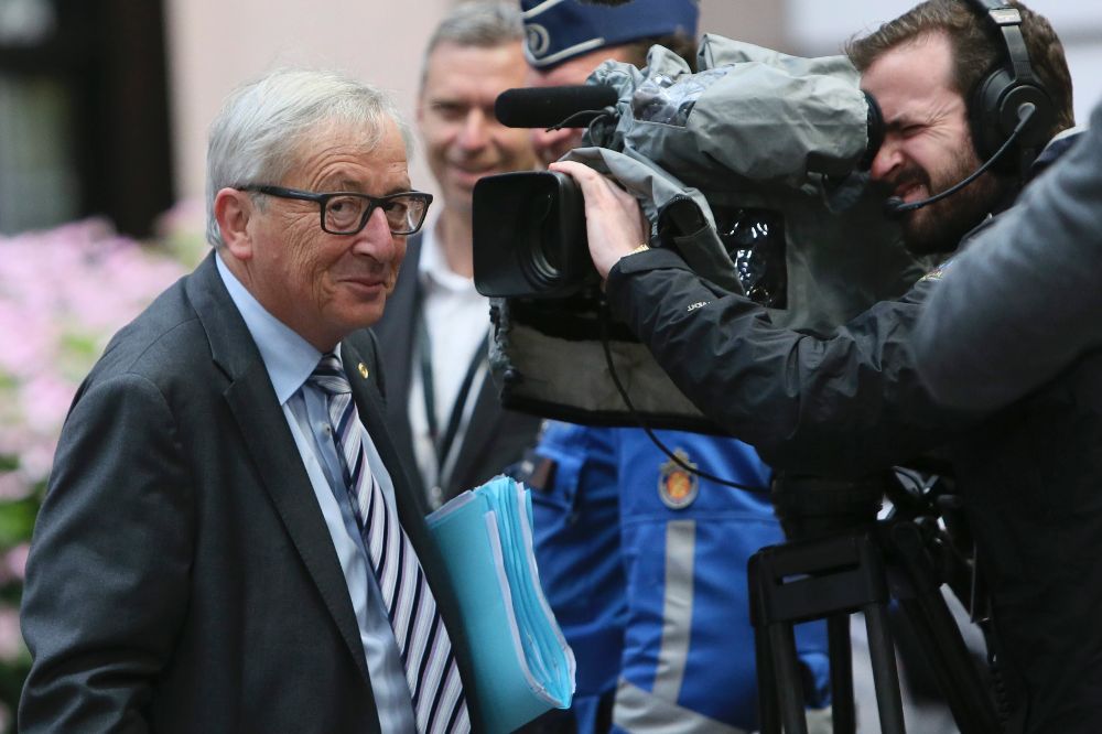 El presidente de la Comisión Europea, Jean-Claude Juncker, llega para asistir a la segunda jornada de reunión del Consejo Europeo en Bruselas.