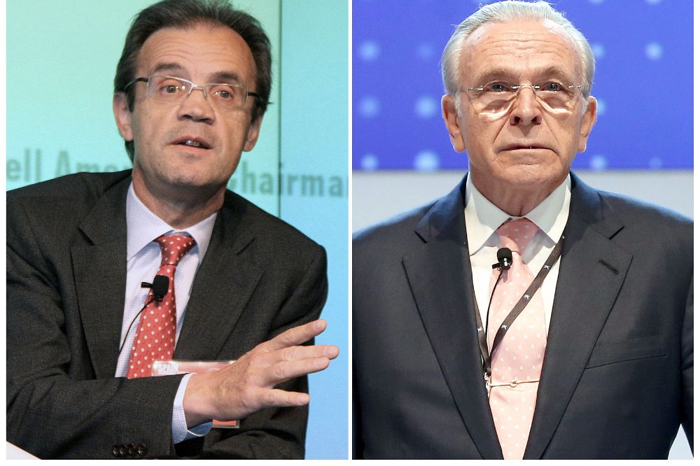 El hasta ahora economista jefe de CaixaBank, Jordi Gual (i), quien será el nuevo presidente de la entidad en sustitución de Isidro Fainé (d), que se mantendrá al frente de la Fundación Bancaria La Caixa.