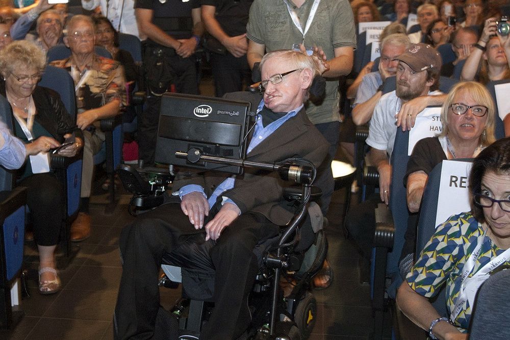 El físico británico Stephen Hawking a su llegada al Festival Starmus.