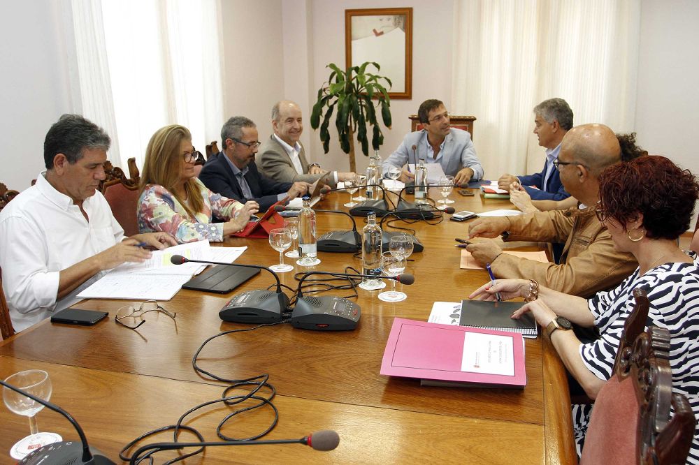 Reunión que han mantenido hoy el Gobierno de Canarias y el Cabildo Insular de Lanzarote.