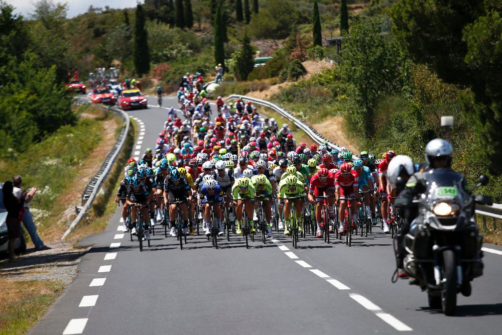 Vista del pelotón durante la 11ª etapa del Tour de Francia entre Carcasona y Montpellier hoy, 13 de julio.