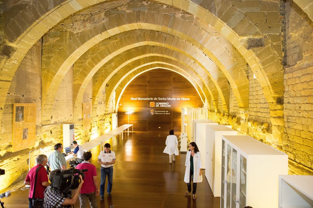 Vista de los antiguos dormitorios del Monasterio de Sijena, que se han habilitado para acoger las 97 piezas de arte religioso que, según sentencia judicial, debe devolver Cataluña.
