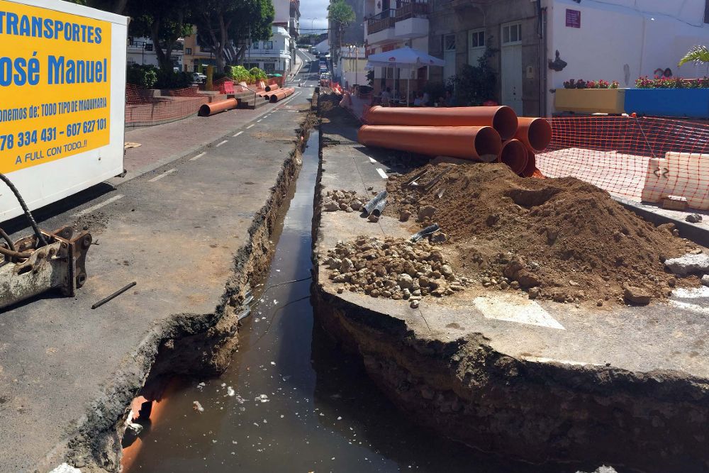 Obras de saneamiento en Alcalá.