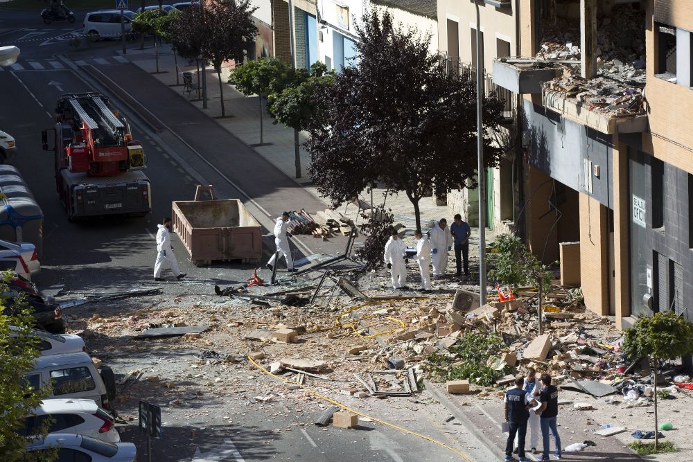 Vista del estado en el que ha quedado la vivienda de Tudela (Navarra) tras la explosión y posterior incendio.