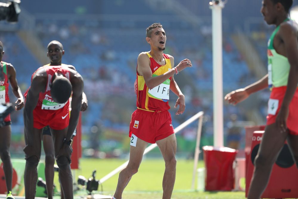 El español Ilias Fifa tras la carrera de 5.000 m.