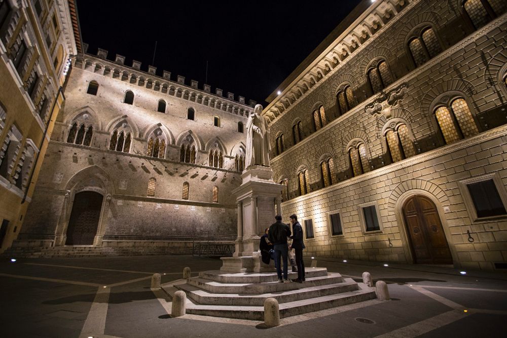 Banca Monte dei Paschi, en Siena, el banco más antiguo del mundo en funcionamiento y uno de los más 'enfermos'. 