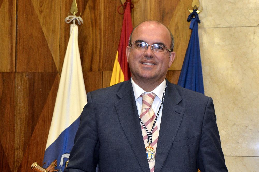 El presidente del Cabildo palmero, el socialista Anselmo Pestana.