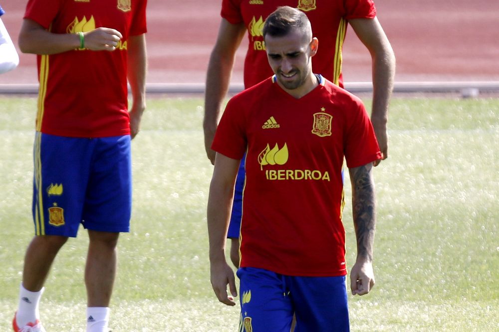 Paco Alcácer durante el entrenamiento con la selección española.