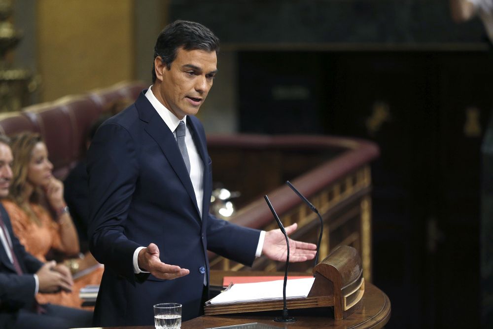 El secretario general del PSOE, Pedro Sánchez,durante su intervención en la segunda sesión del debate de investidura.