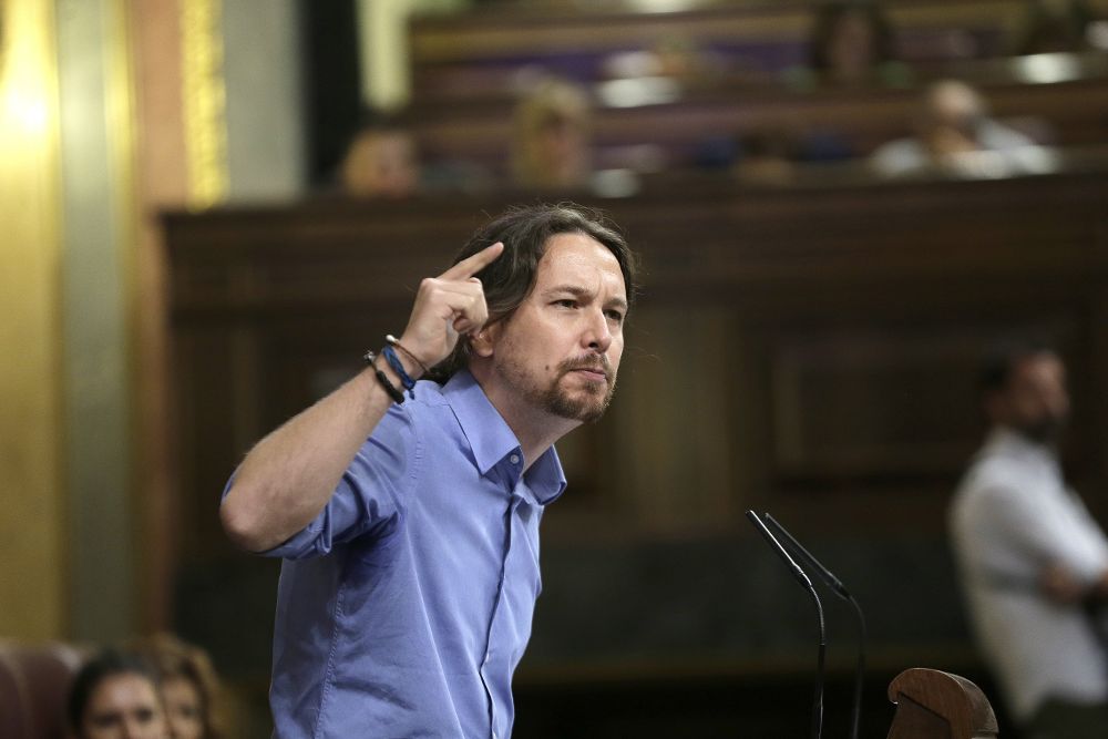 El secretario general de Podemos, Pablo Iglesias, responde al discurso que hizo ayer el candidato del PP, Mariano Rajoy.