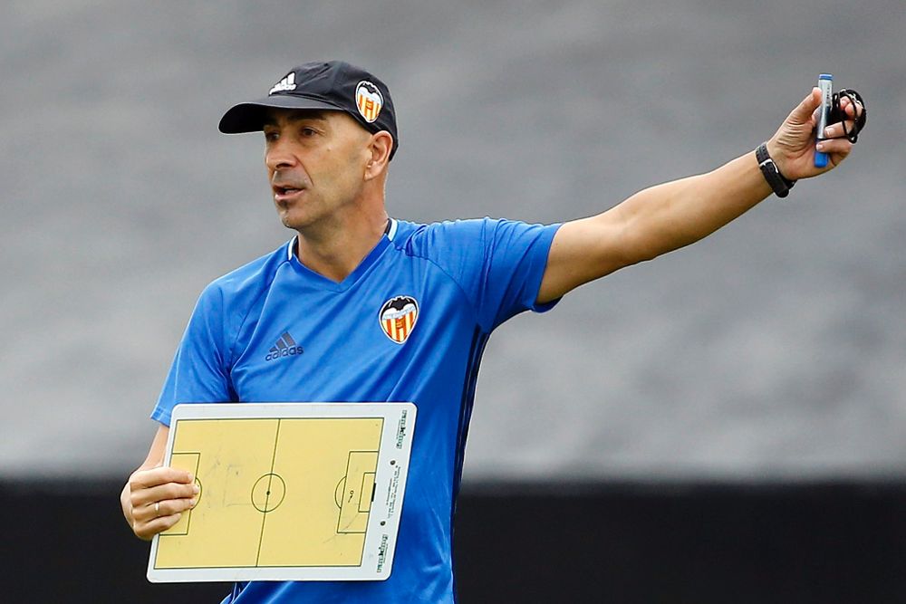 El entrenador del Valencia, Pako Ayestaran.