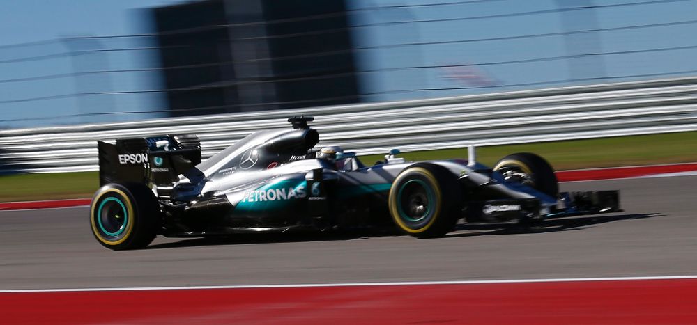 Lewis Hamilton, de Mercedes, durante la tercera sesión de entrenamientos en Austin.