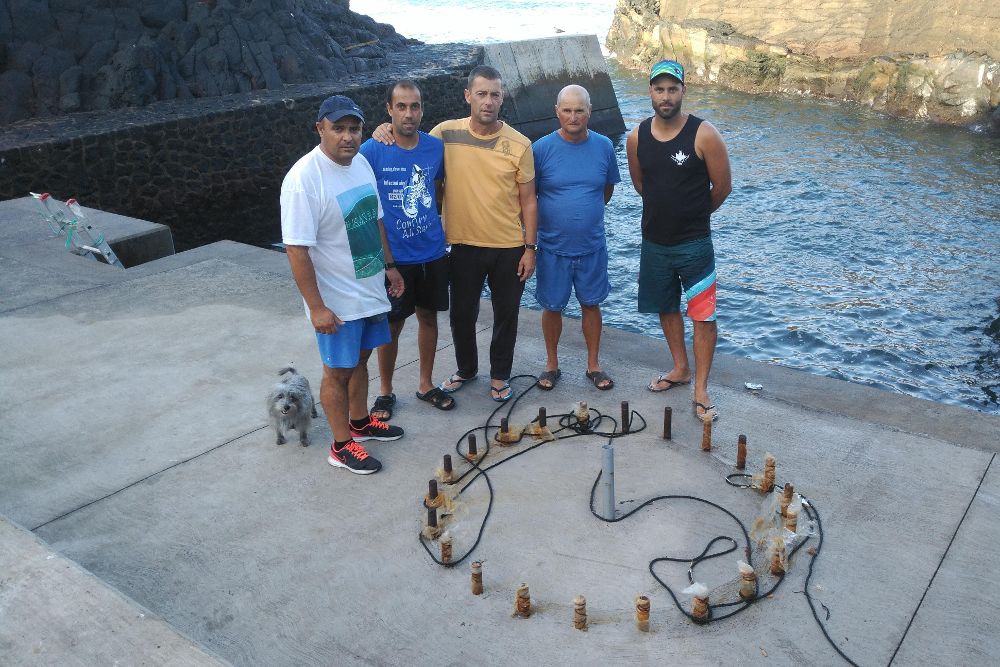 Adán Romero y los pescadores esperan que la colocación de la gran grúa no se dilate más allá del mes de diciembre.