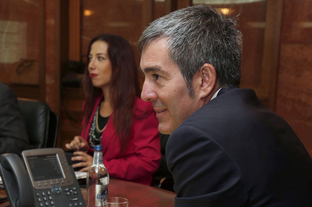 El presidente del Gobierno de Canarias, Fernando Clavijo, y la vicepresidenta, Patricia Hernández.