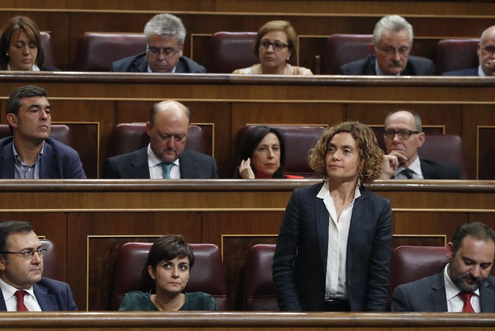 La diputada del PSOE Meritxell Batet durante las votaciones del debate de investidura del líder del PP, Mariano Rajoy, esta tarde en la Cámara Baja.