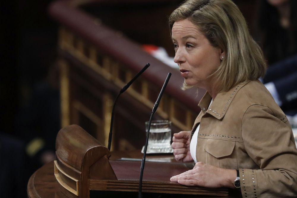 La diputada de Coalición Canaria Ana Oramas durante su intervención en el debate de investidura del líder del PP, Mariano Rajoy, esta tarde en la Cámara Baja.