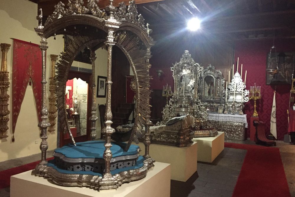 En esta sala pueden verse objetos litúrgicos que aún se utilizan, como las andas del Corpus de los siglos XVIII y XIX,RAÚL SÁNCHEZ