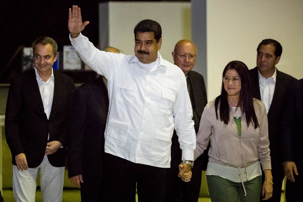 El presidente de Venezuela, Nicolás Maduro, acompañado de la primera dama, Delcy Rodríguez.