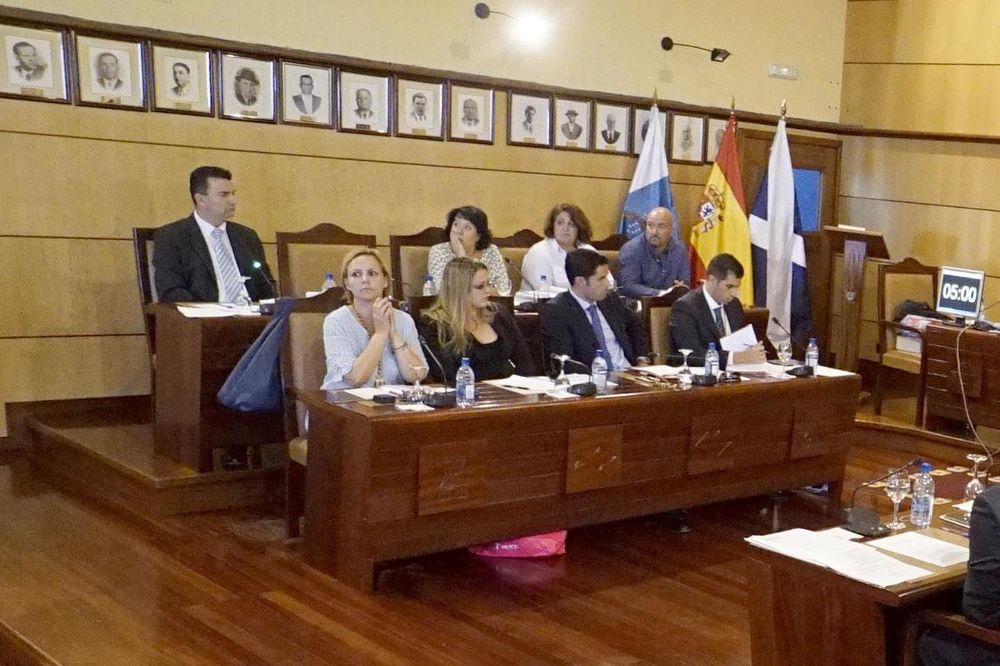 La oposición municipal de Candelaria es unánime al criticar la decisión de la alcaldesa.M. E.