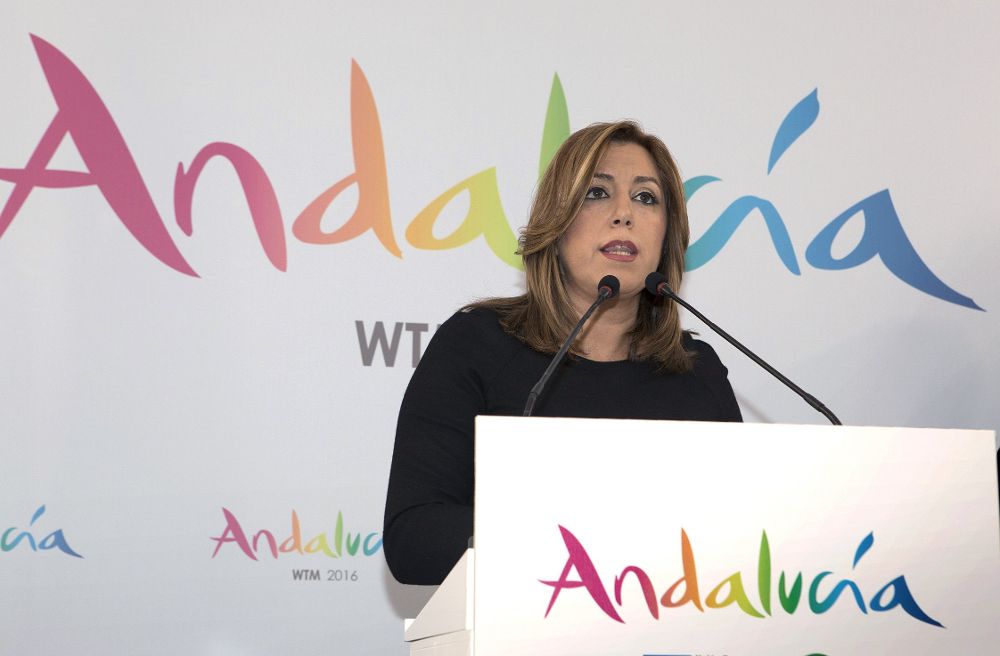 La presidenta de la Junta de Andalucía, Susana Díaz, durante su intervención en la Feria Internacional del Turismo en Londres (WTM), en Londres.