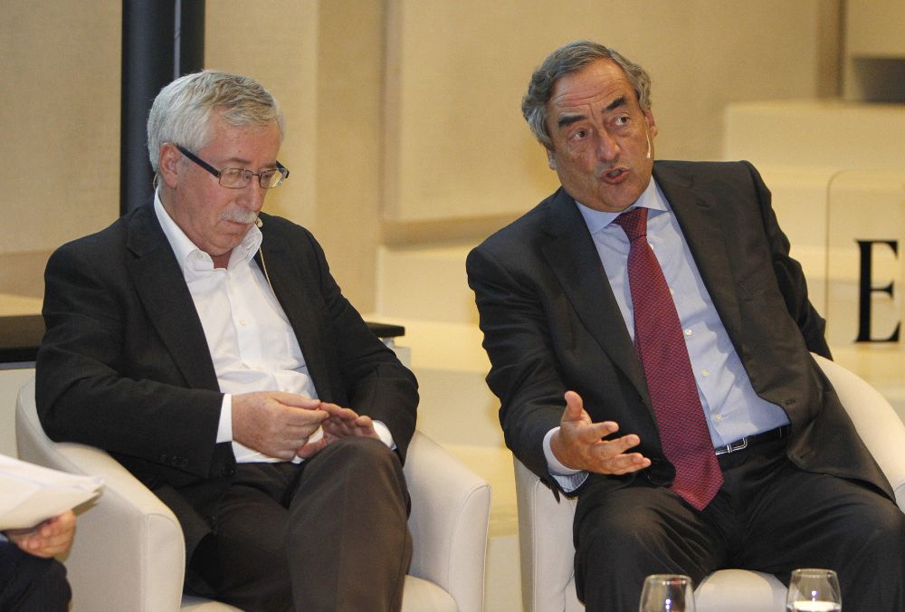 El secretario general de CCOO, Ignacio Fernández Toxo (i), y el presidente de la CEOE, Juan Rosell.