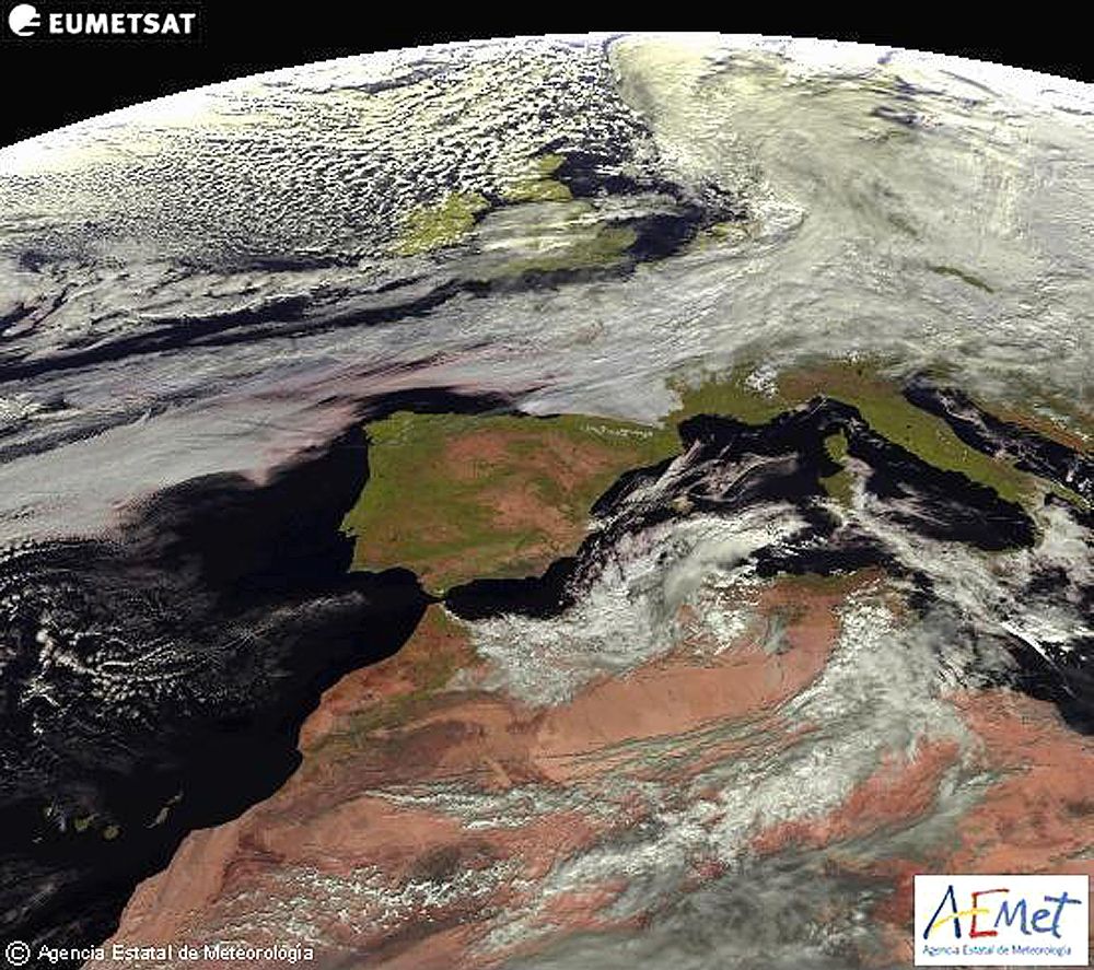 Imagen tomada por el satélite Meteosat para la Agencia Estatal de Meteorología que prevé para hoy, jueves, un cielo muy poco nuboso en prácticamente toda España.