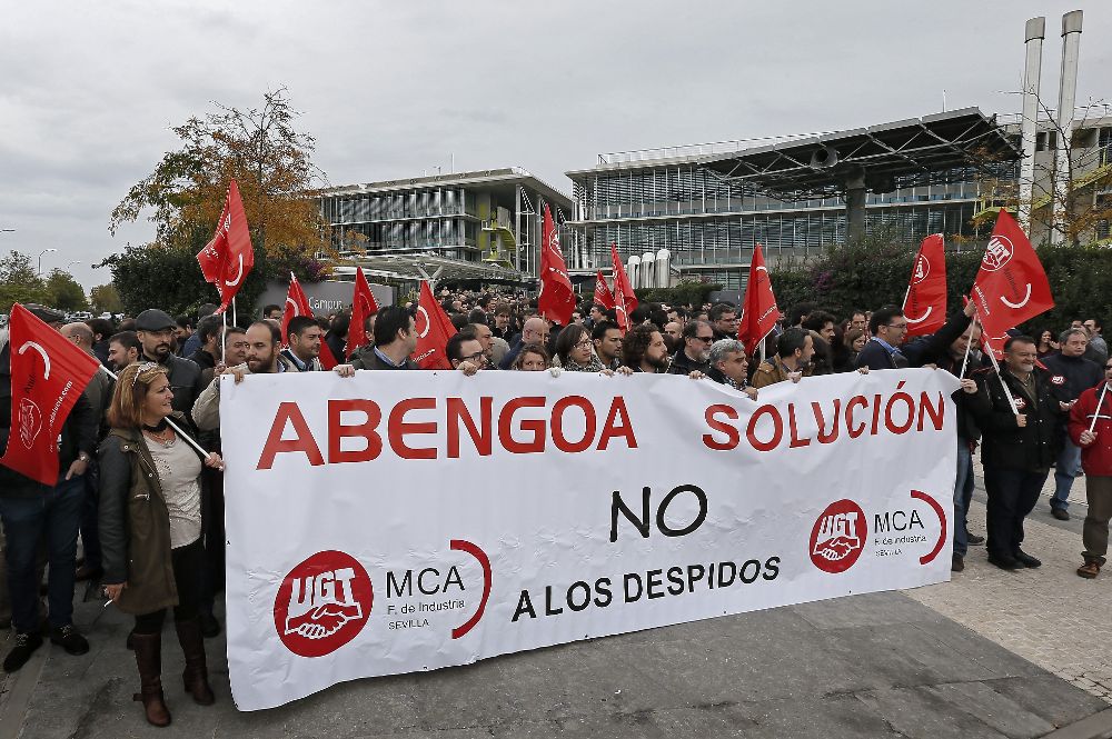 Protesta de trabajadores de Abengoa en Sevilla.