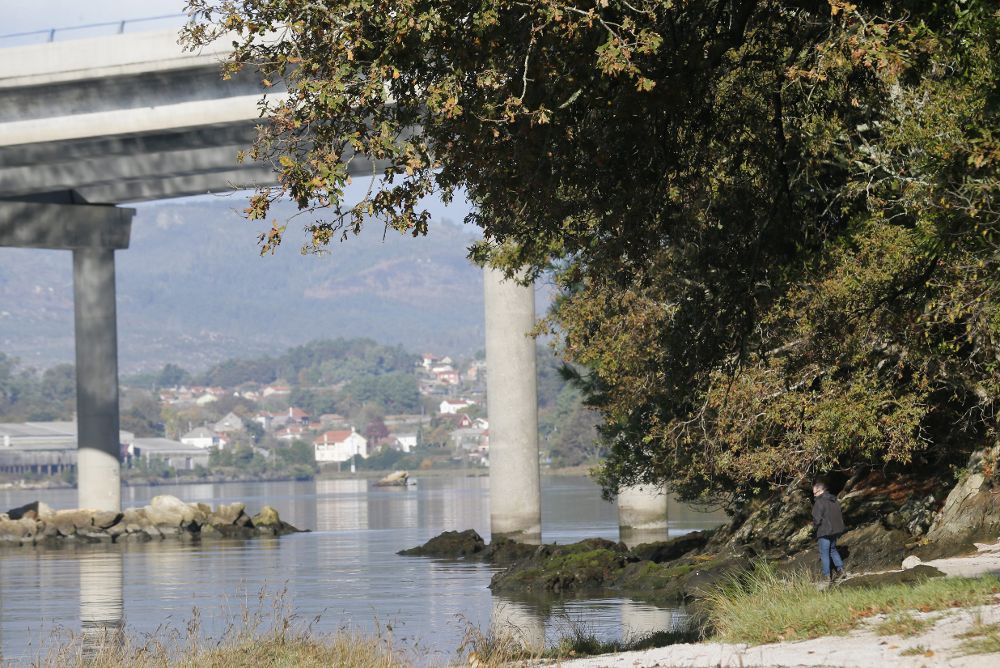 Inmediaciones del puente de Taragoña (A Coruña) donde apareció el móvil de Diana Quera.