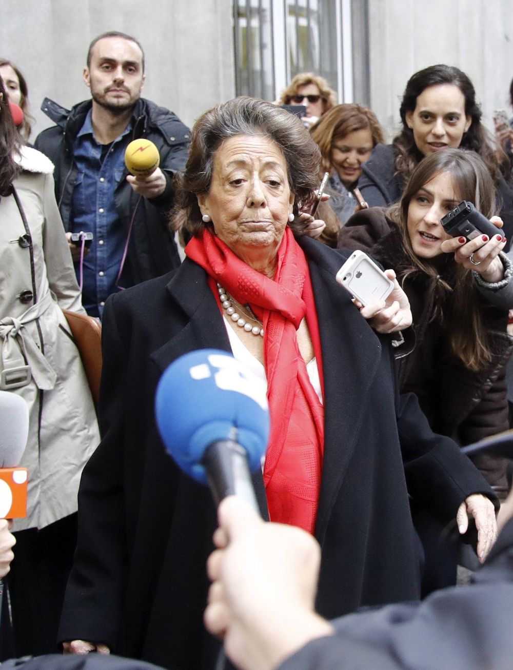 La senadora y exalcaldesa de Valencia por el PP, Rita Barberá, el pasado lunes, tras declarar ante el juez.