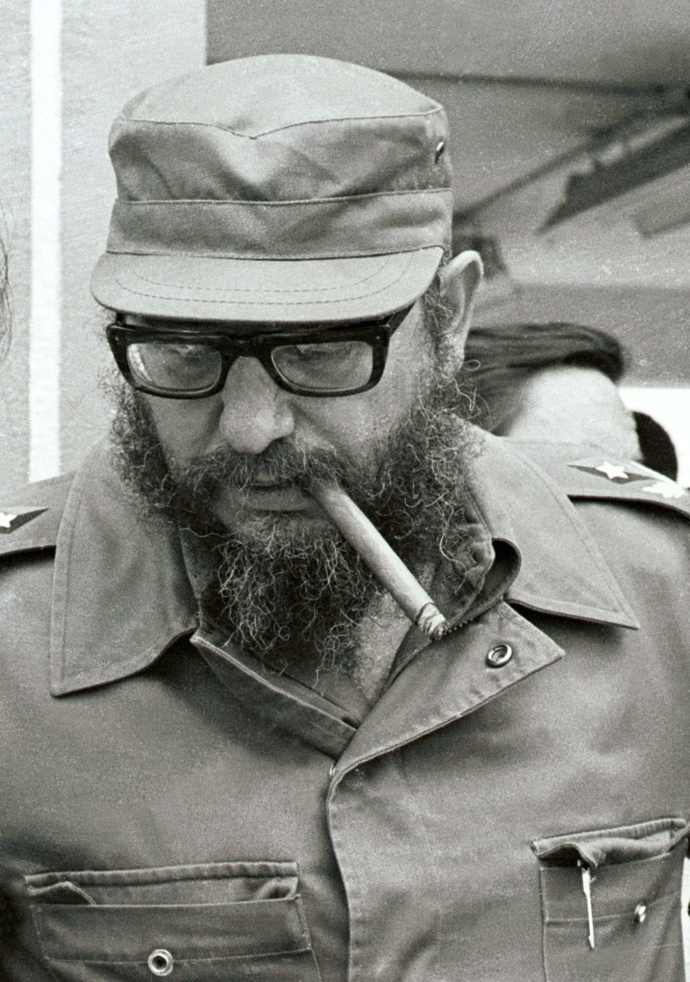Fotografía de archivo del líder cubano Fidel Castro durante la visita que realizó el 11 de abril de 1979 a las áreas industriales de Cienfuegos y Villa Clara, provincias del centro de la isla de Cuba. 