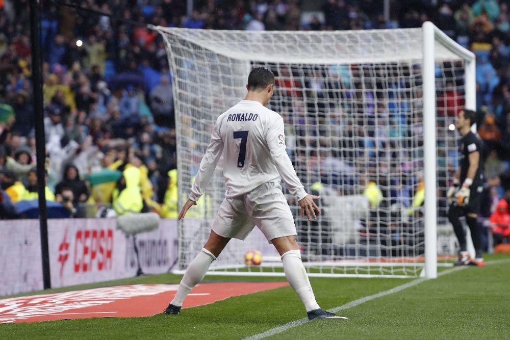 Cristiano Ronaldo celebra el gol marcado de penalti ante el Sporting.
